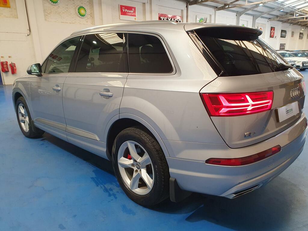 Audi Q7 Estate SO17UAR #5
