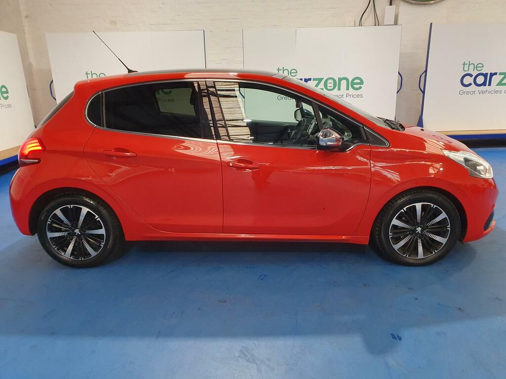 Peugeot 208 Hatchback KL18LNT  #2