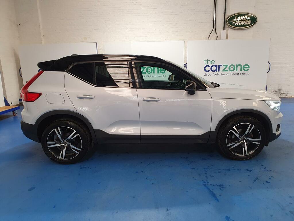 Volvo XC40 Estate SF22XRH #2