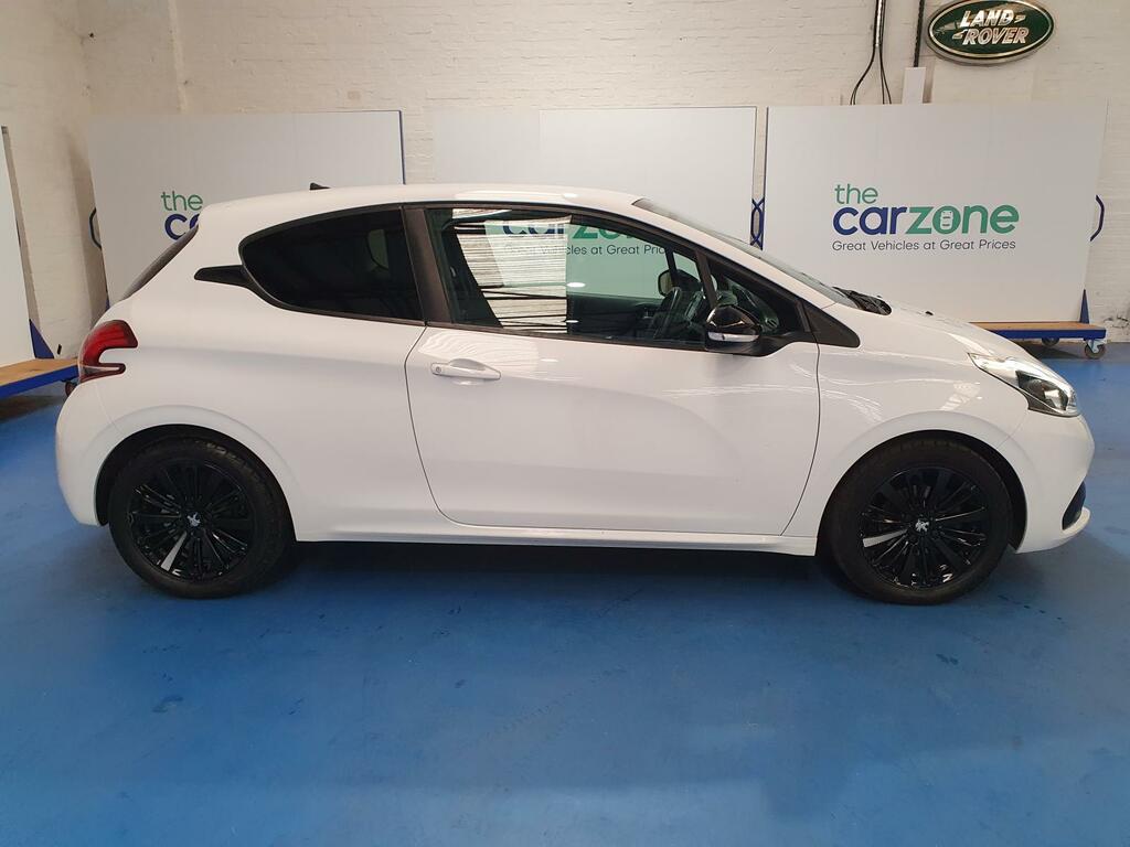 Peugeot 208 Hatchback ASZ8917  #2