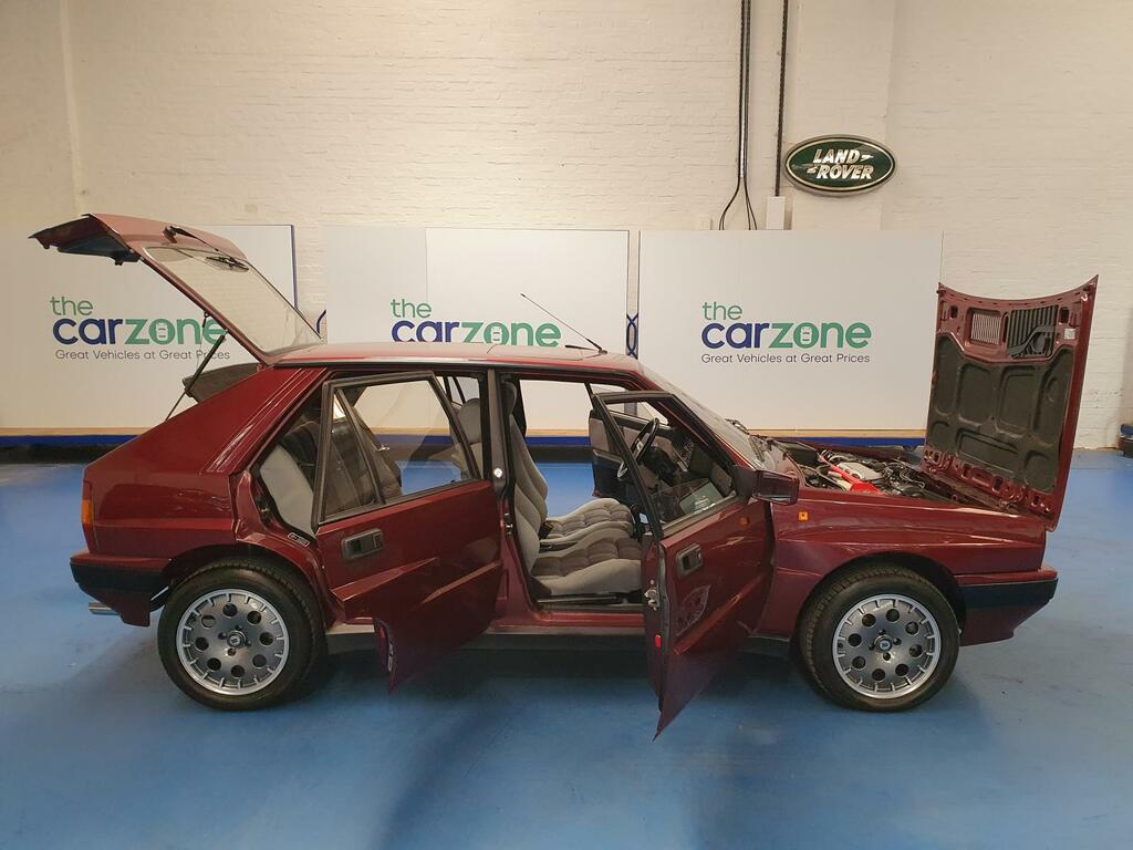 Lancia Delta Hatchback #4