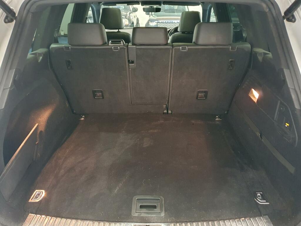 Volkswagen Touareg Estate VO17GHX #6