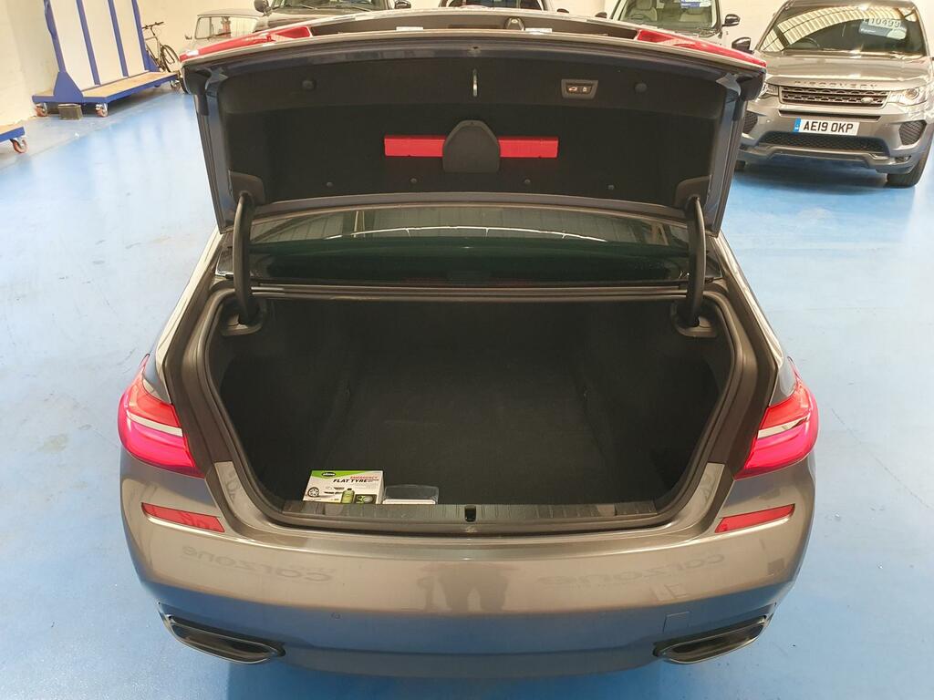 BMW 7 Series Saloon EN17ZWC #5