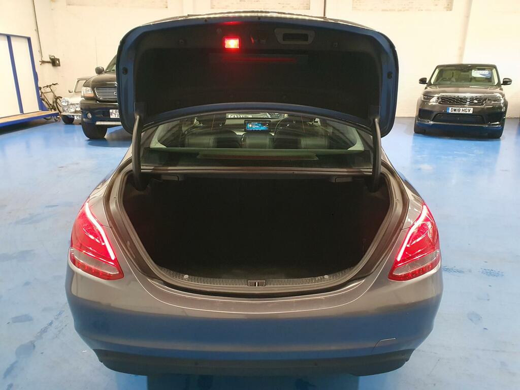 Mercedes-Benz C Class Saloon KX19CPC #5