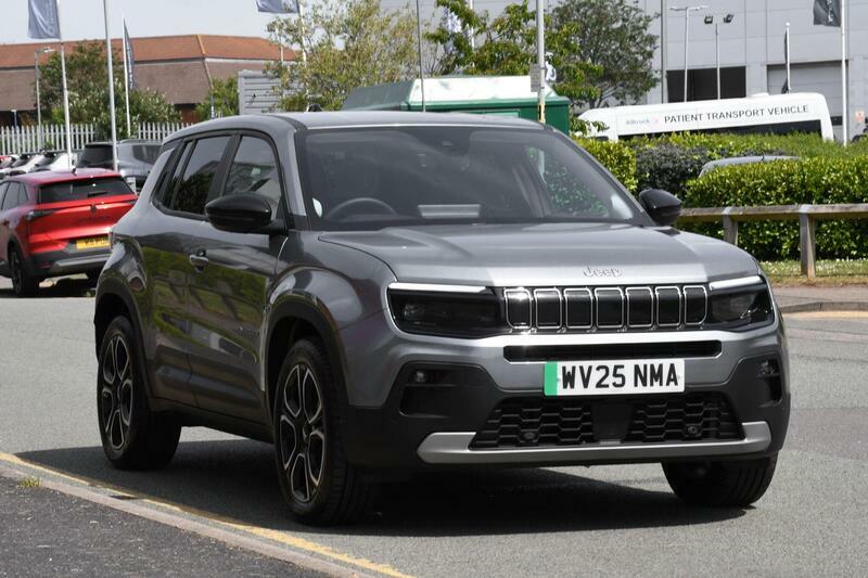 Jeep Avenger 54Kwh E-summit Grey