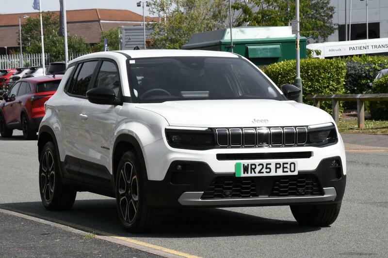 Jeep Avenger 54Kwh E-summit White