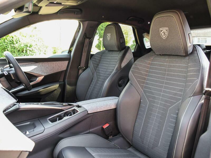 Peugeot 3008 73Kwh Gt Suv 210 Ps KS25FPC Black #5