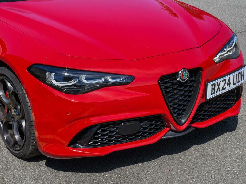 Alfa Romeo Giulia 2.0T Tributo Italiano Euro 6 Ss BX24UDH Red #3
