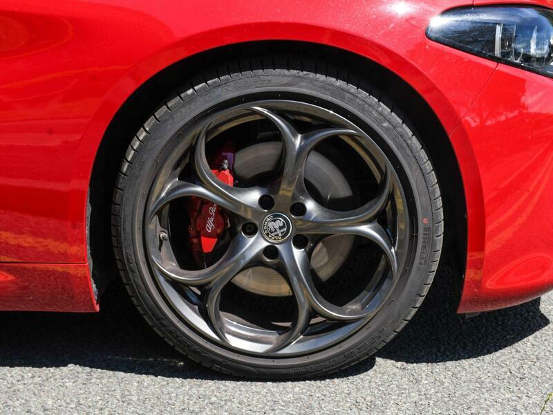 Alfa Romeo Giulia 2.0T Tributo Italiano Euro 6 Ss BX24UDH Red #4