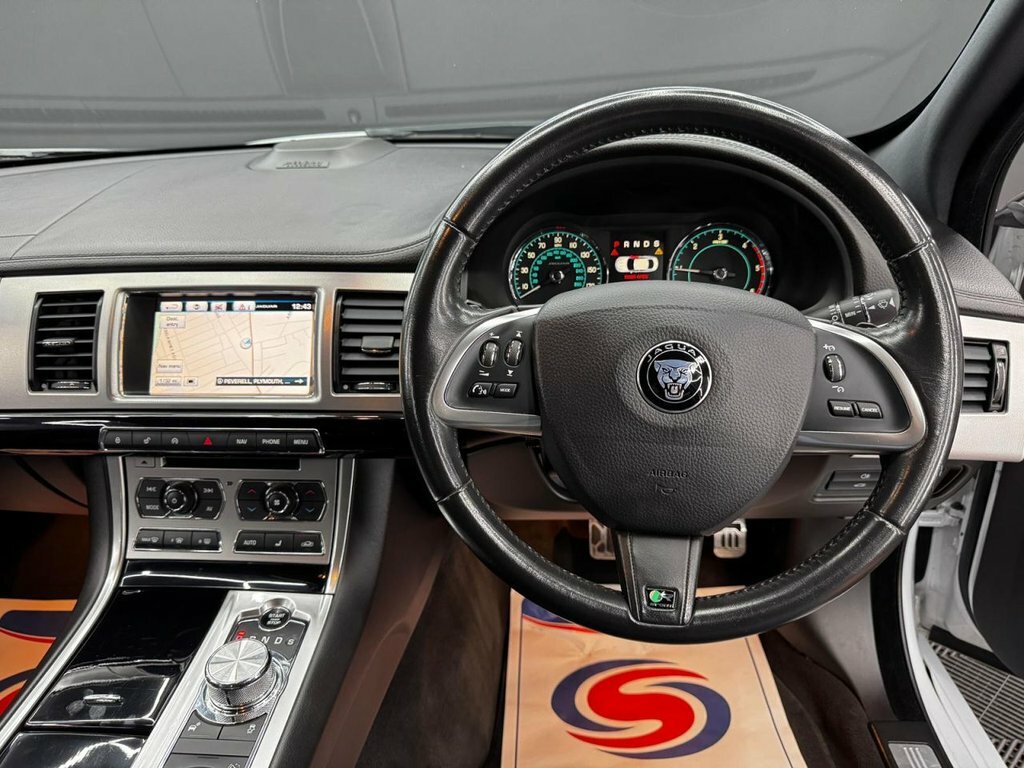 Jaguar XF 2.2L R-sport Black DU65FVX White #6