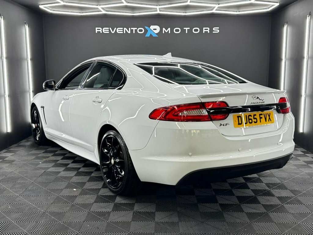Jaguar XF 2.2L R-sport Black DU65FVX White #2