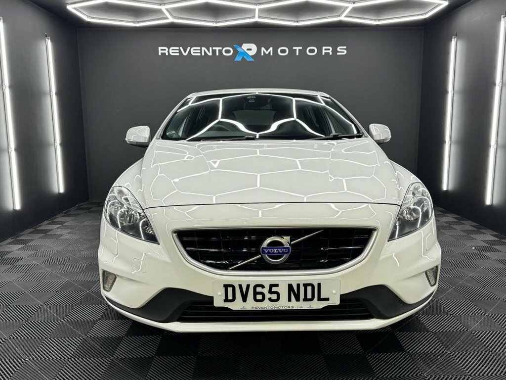 Volvo V40 2L R-design DV65NDL White #3