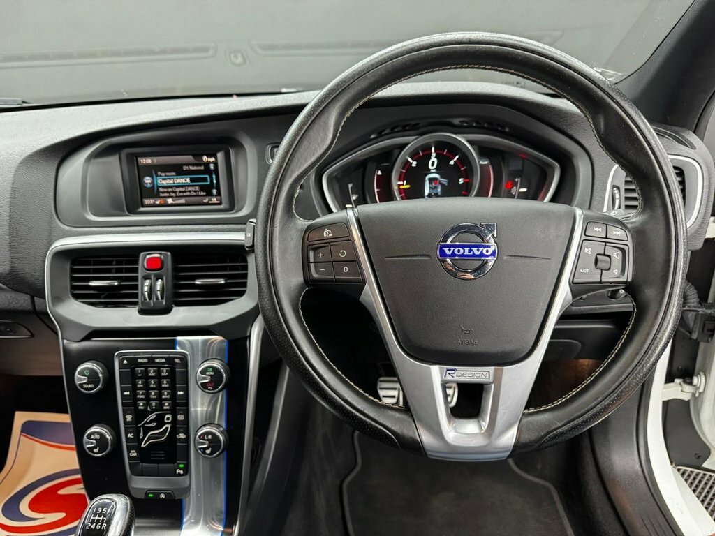 Volvo V40 2L R-design DV65NDL White #6