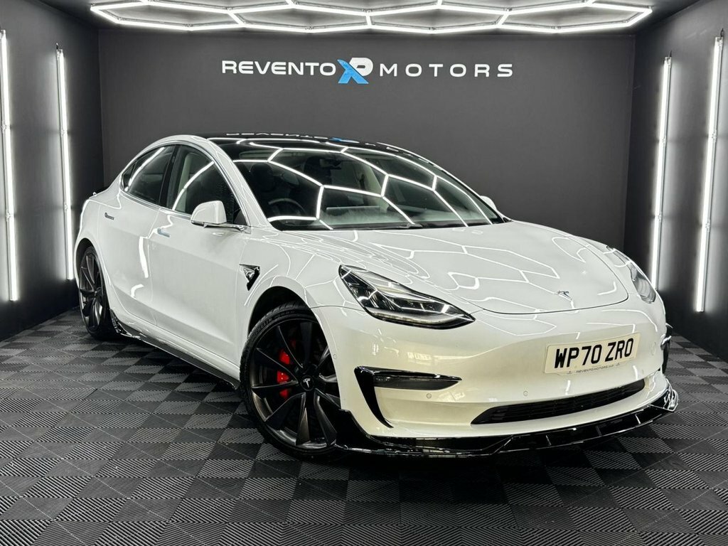 Tesla Model 3 Saloon White