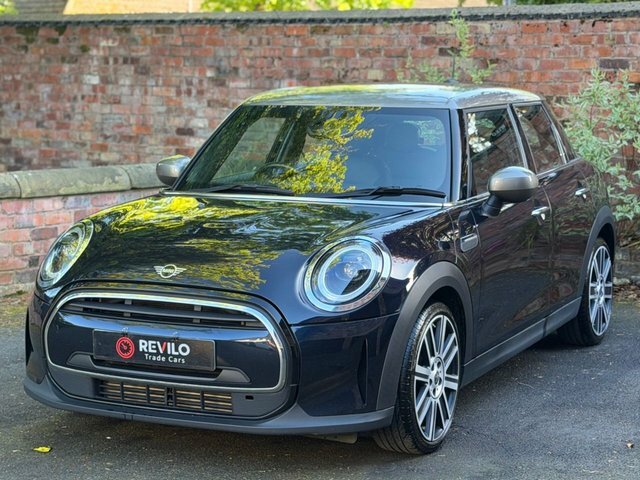 Mini Hatch 2022 1.5 Cooper Exclusive Hatchback Man Black