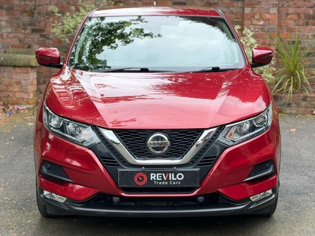 Nissan Qashqai 2018 1.5 Dci Acenta Premium Suv PK68ZCV Red #3