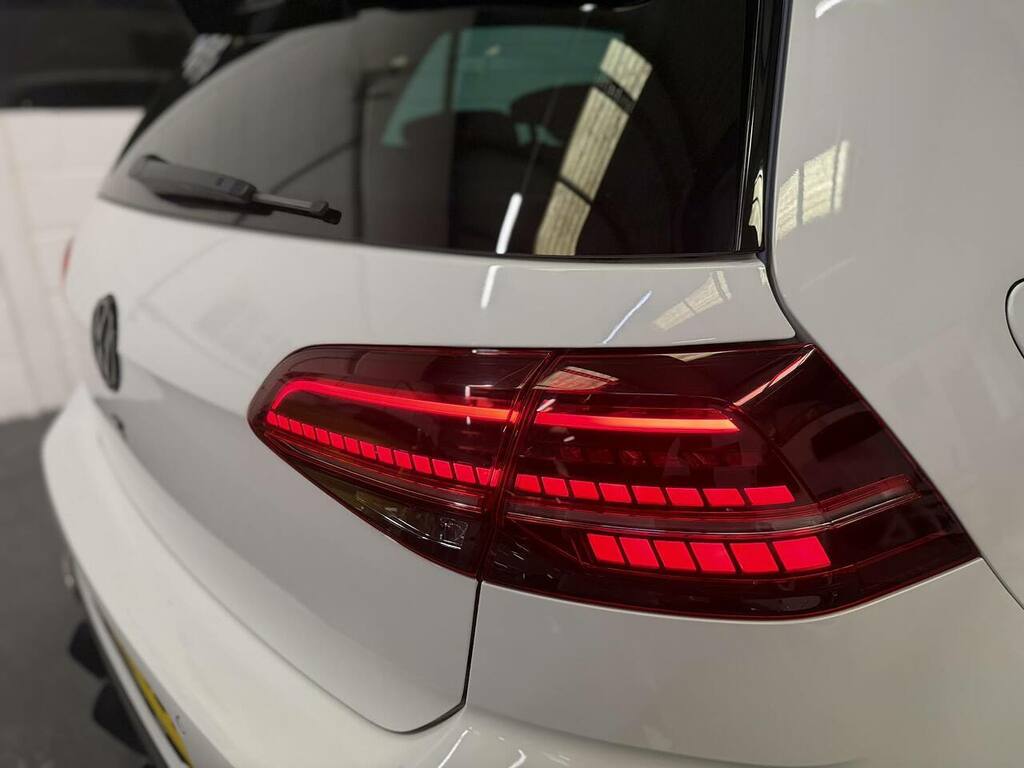 Volkswagen Golf Tsi R VE69EDF White #6