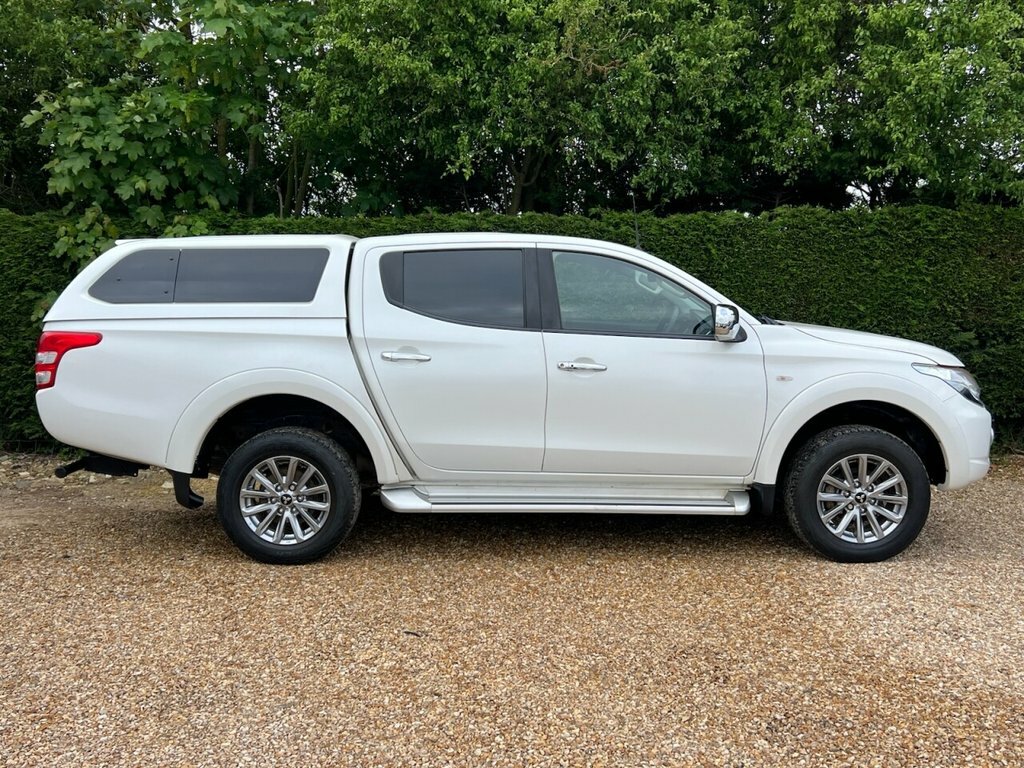 Mitsubishi L200 2.4L Dc Titan WP19HSF White #4