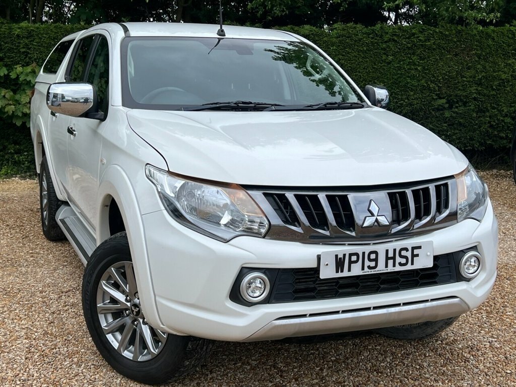 Mitsubishi L200 2.4L Dc Titan White