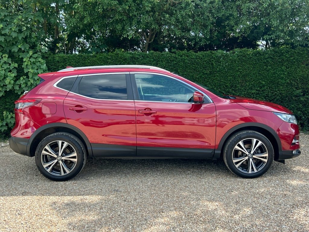 Nissan Qashqai 1.2L N-connecta KW18ZKN Red #4