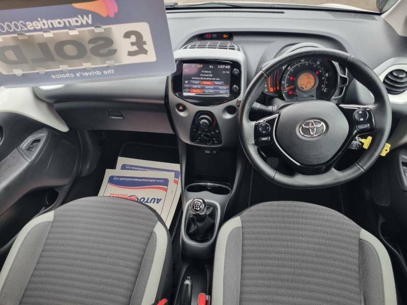 Toyota Aygo 1.0 Vvt-i X-play - 2019 19 FA19VDT White #3