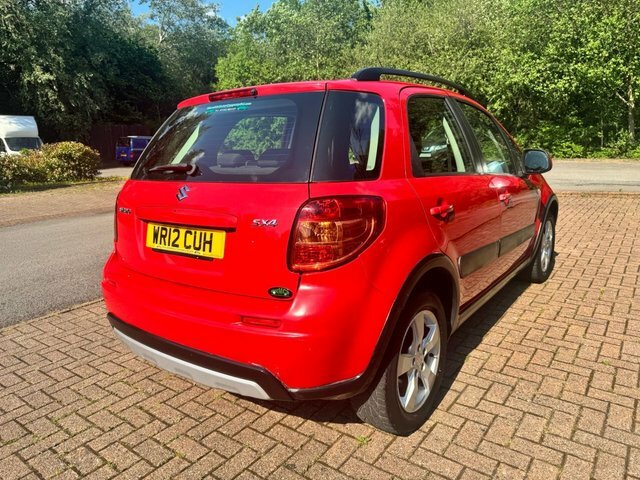 Suzuki SX4 Suv Red #4
