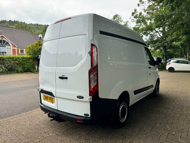 Ford Transit Custom Mpv CN19YFD White #4