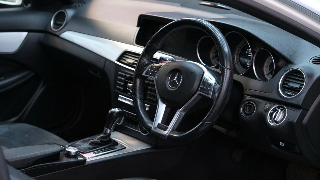 Mercedes-Benz C Class Coupe 2.1 C250 Cdi Amg Sport Edition 201464 LT64SVX White #4