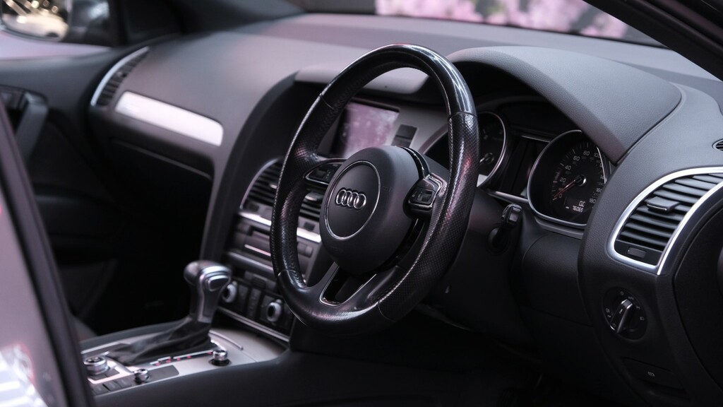 Audi Q7 Suv 4.2 Tdi V8 S Line Sport Edition 201565 Grey #4