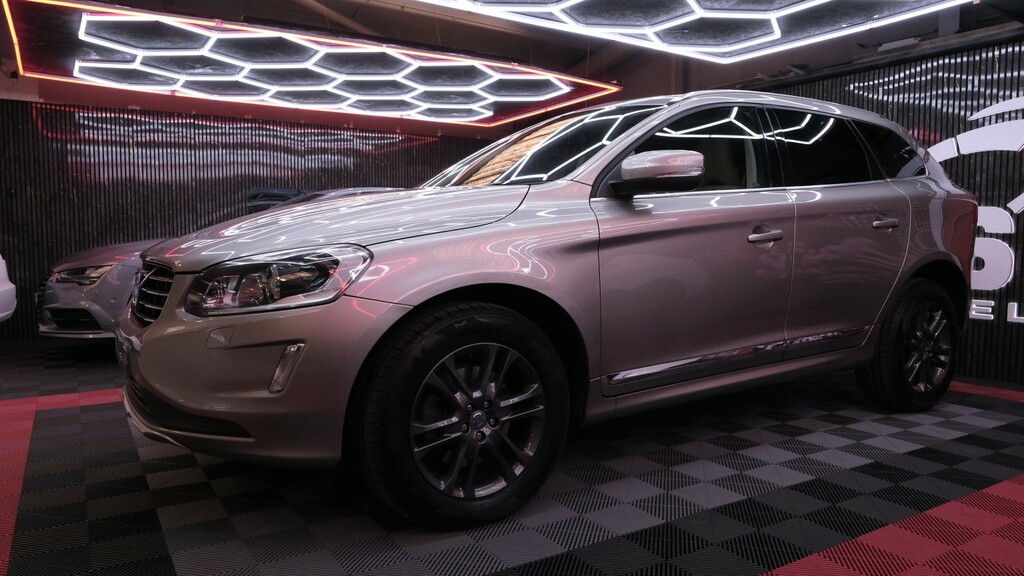 Volvo XC60 Suv 2.4 D5 Se Lux Nav 201363 KV63GXM Gold #6
