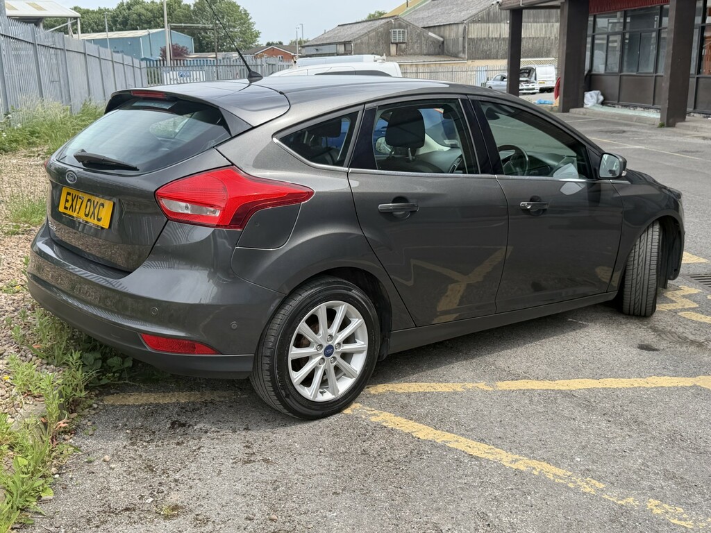 Ford Focus Hatchback 1.5 Tdci Titanium 201717 EX17OXC Grey #6