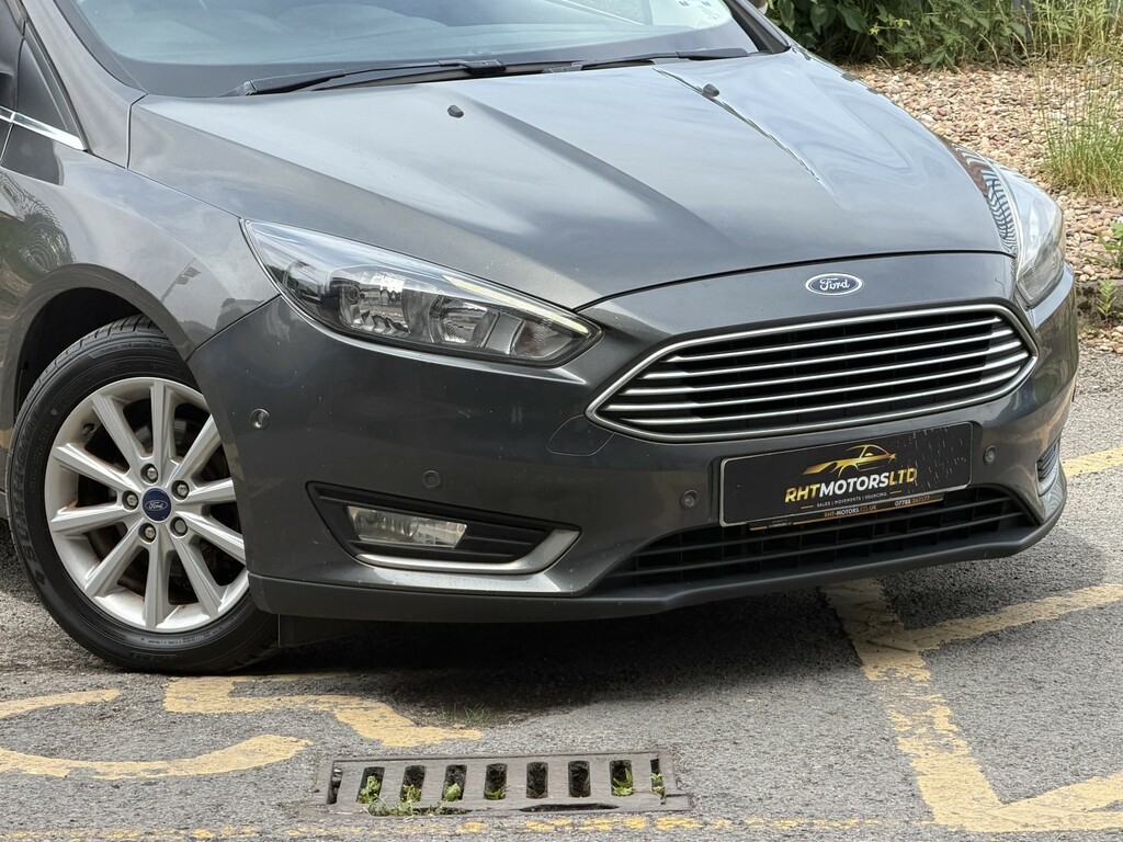 Ford Focus Hatchback 1.5 Tdci Titanium 201717 EX17OXC Grey #2