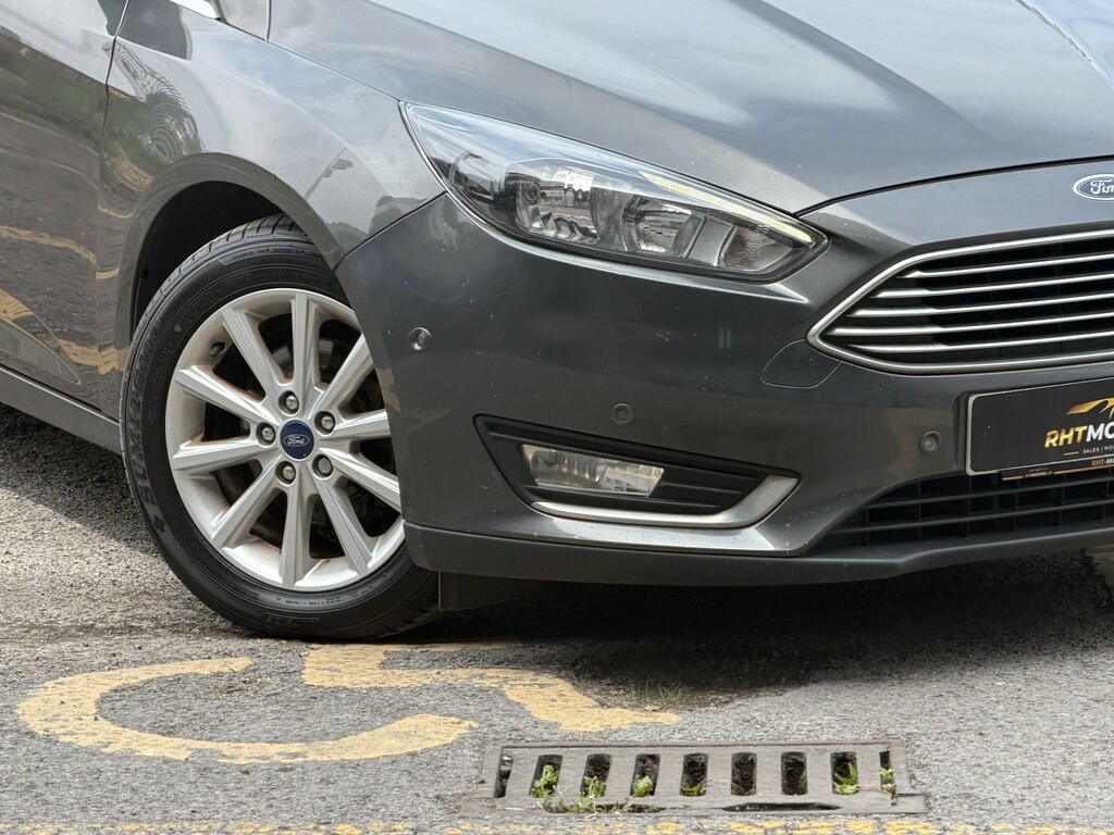 Ford Focus Hatchback 1.5 Tdci Titanium 201717 EX17OXC Grey #5