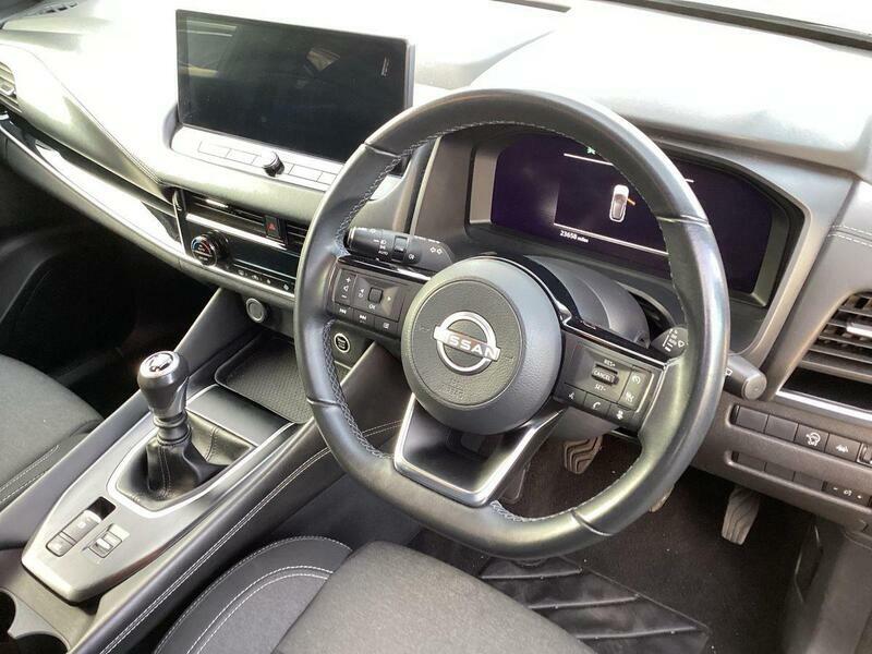 Nissan Qashqai 1.3 Dig-t Mhev N-connecta Euro 6 Ss DY72ULR Black #3