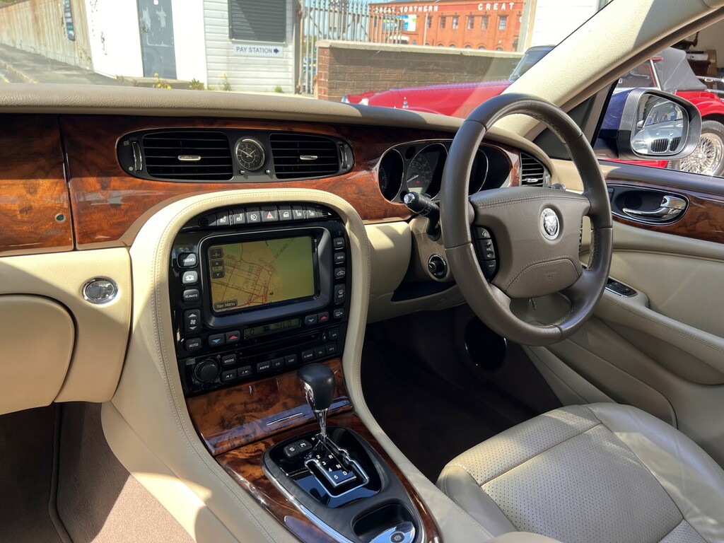 Jaguar XJ 3.0 V6 Blue #2