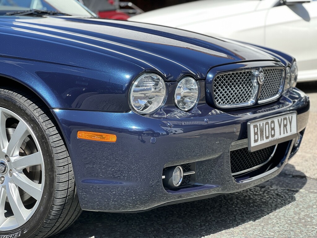 Jaguar XJ Saloon Green #11