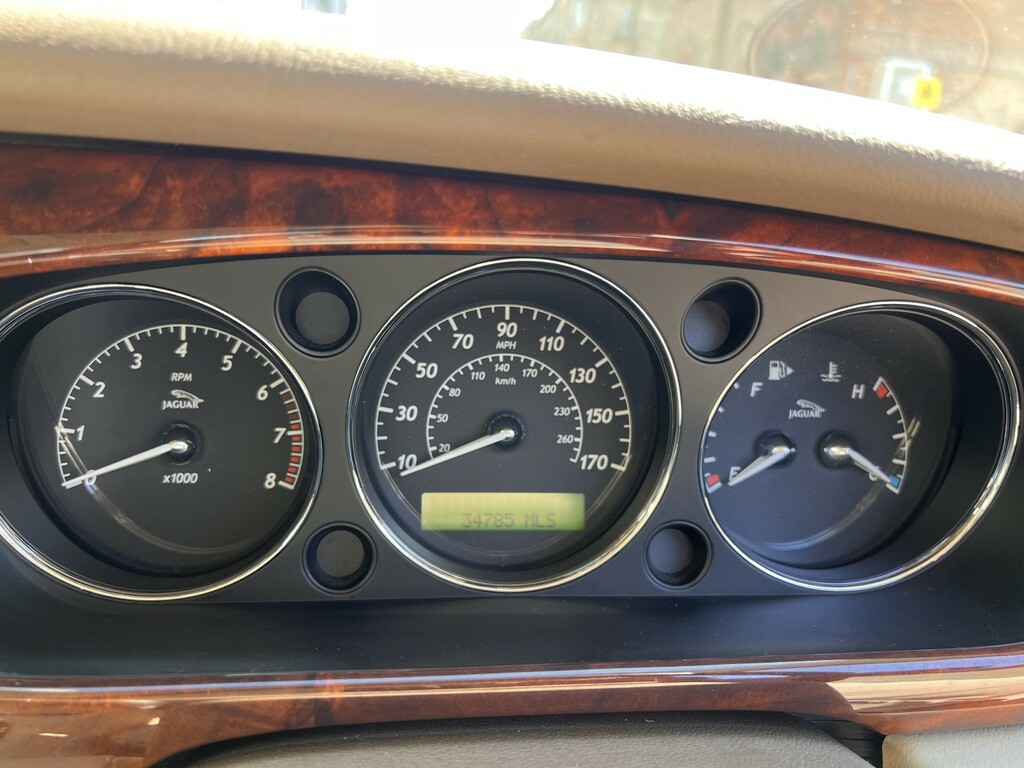 Jaguar XJ Saloon Green #48