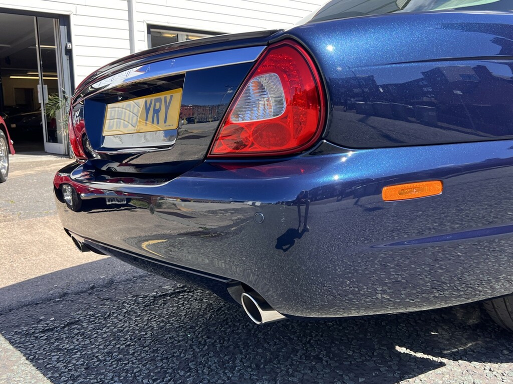 Jaguar XJ Saloon Green #38