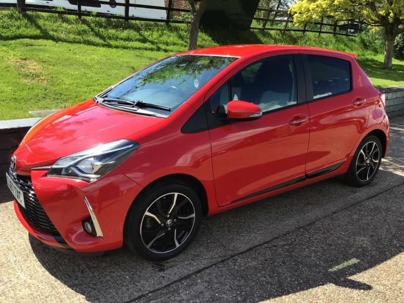 Toyota Yaris 1.5 Vvt-i Design - 2017 67 SJ67TXC Red #5