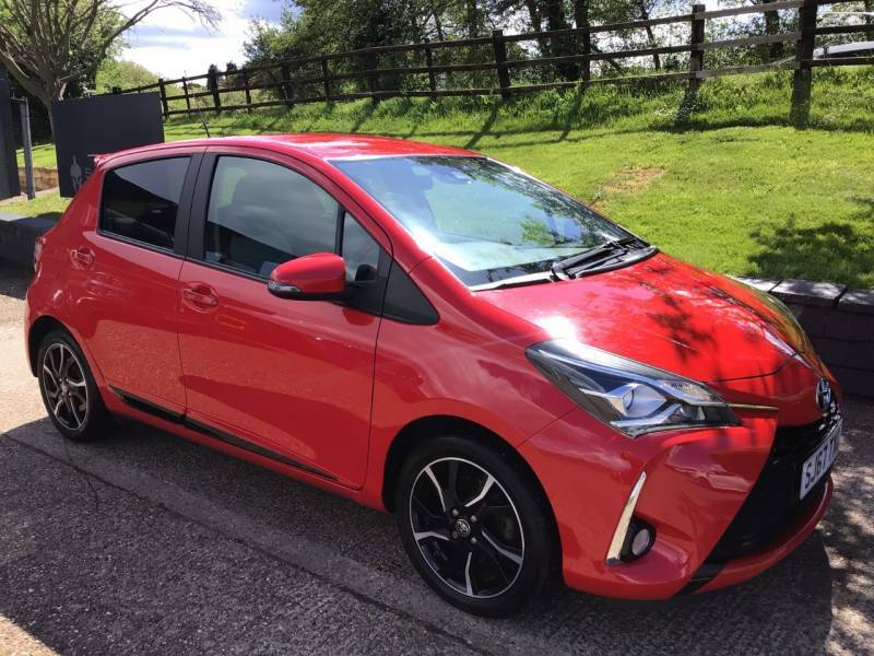 Toyota Yaris 1.5 Vvt-i Design - 2017 67 SJ67TXC Red #2