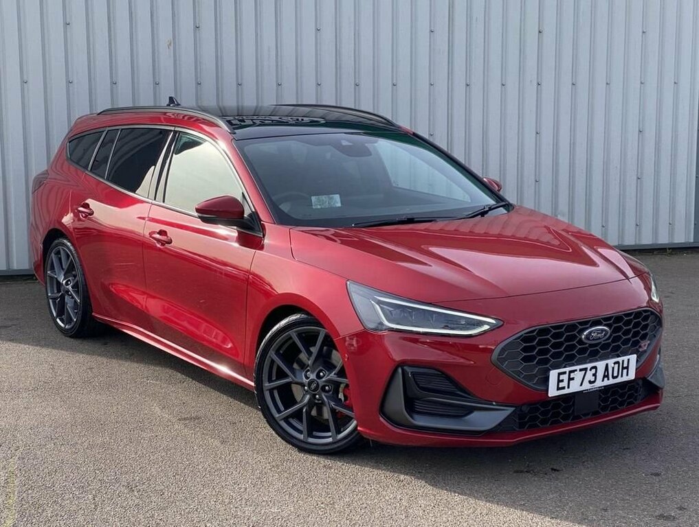 Ford Focus 2023 2.3T Ecoboost St Estate Euro Red