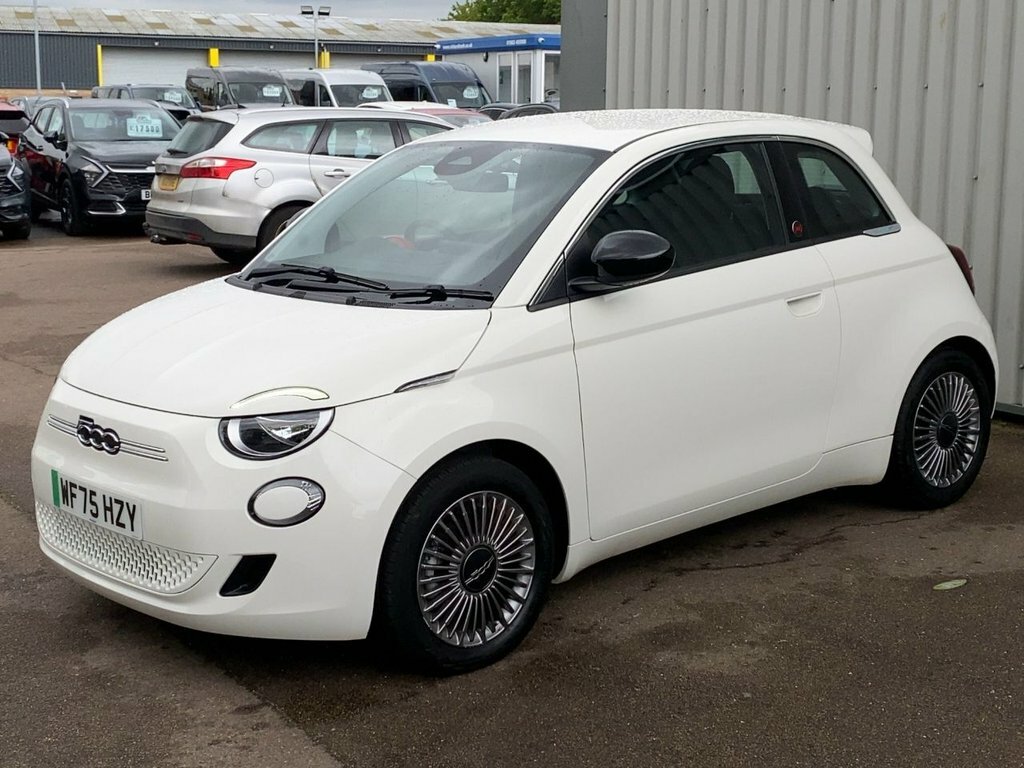 Fiat 500E 2025 42Kwh Red Hatchback 118 Ps White #3