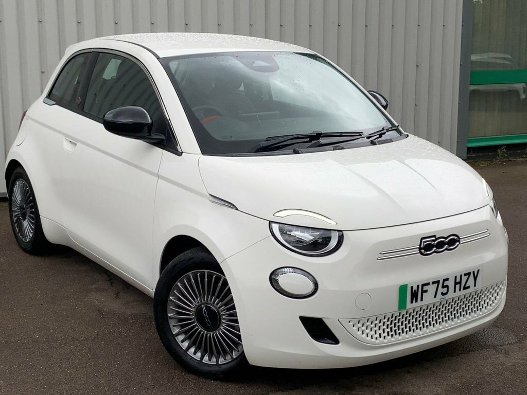 Fiat 500E 2025 42Kwh Red Hatchback 118 Ps White