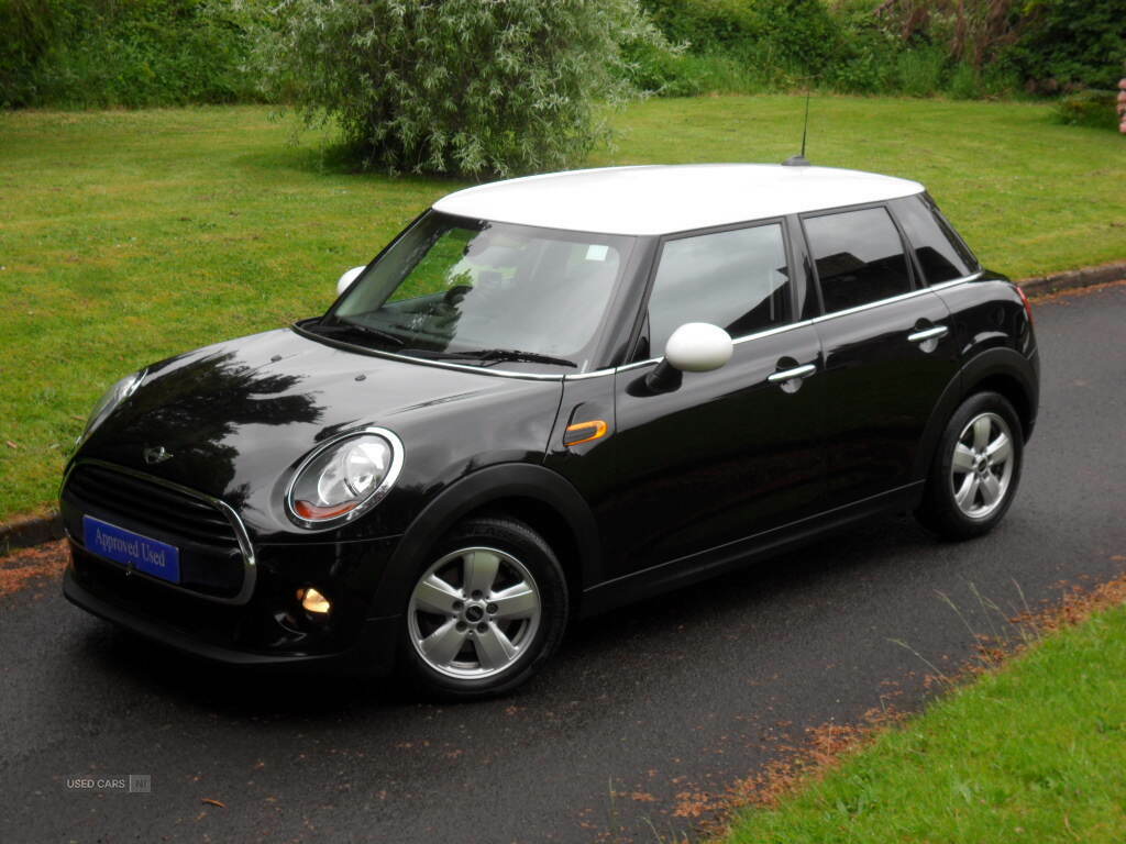 Mini Hatch 1.5 Cooper D YK16MVN Black #2