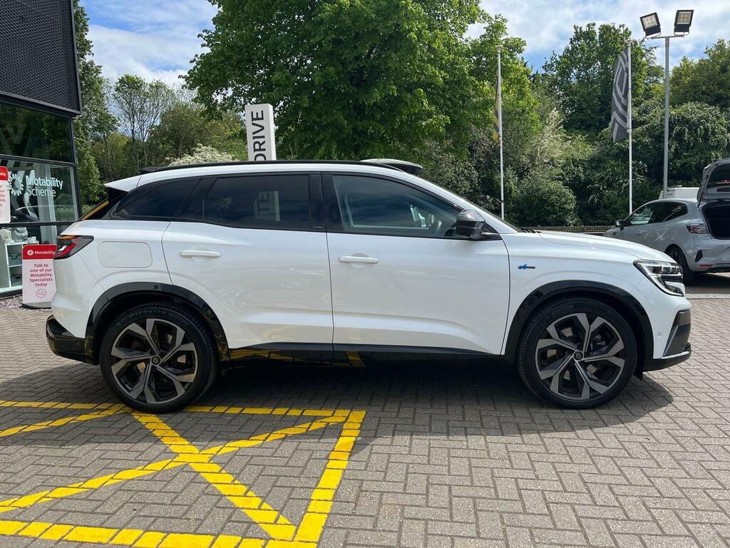Renault Austral Estate Iconic Esprit Alpine White #2