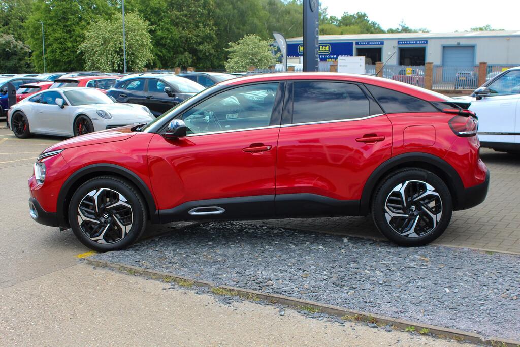 Citroen C4 1.2 Puretech Shine Plus Hatchback Eat8 MP23JVR Red #4