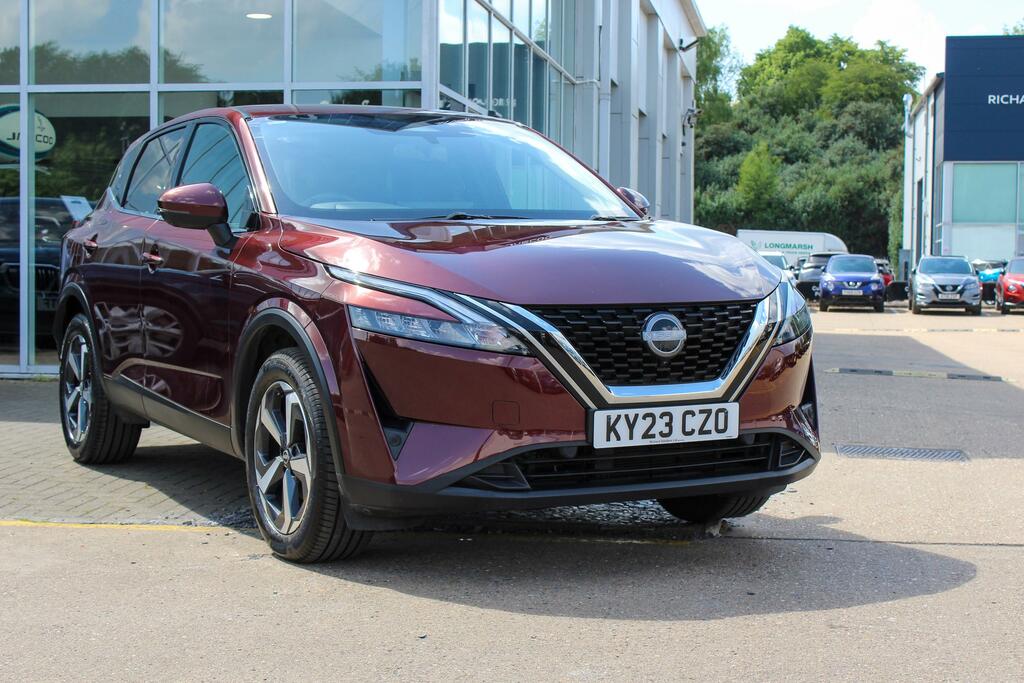 Nissan Qashqai 1.3 Dig-t Mhev N-connecta Suv Hybrid Ma Red