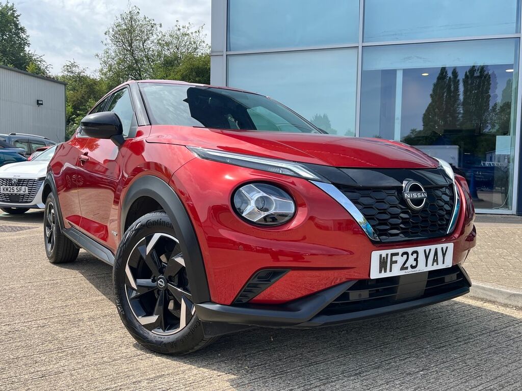 Nissan Juke 1.6 N-connecta Suv Hybrid Euro 6 Red