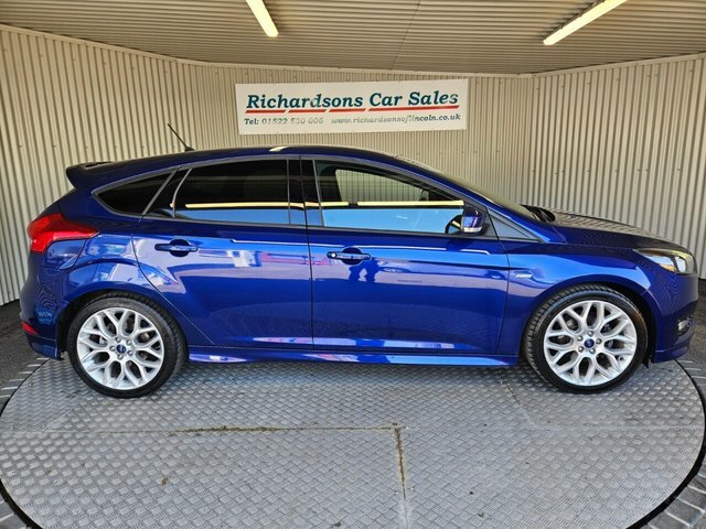 Ford Focus 1.0T Ecoboost St-line Hatchback EN18ARU Blue #2
