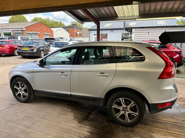 Volvo XC60 2.4 D5 Se Lux Nav Suv Geartronic Awd Eu AE13YLM Silver #5